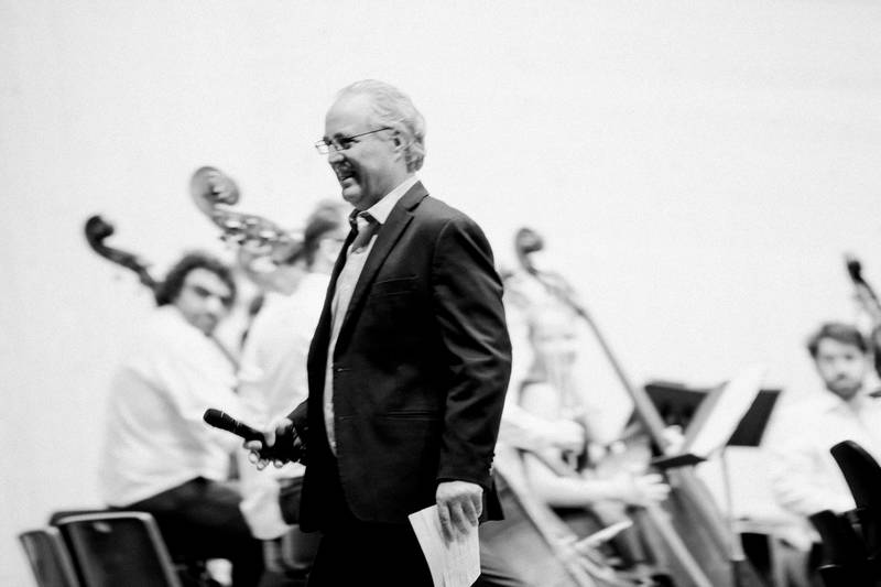 gstaad-menuhin-festival_conducting-1_by-theresa-pewal-49.jpg