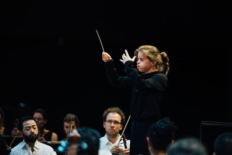 gstaad-menuhin-festival_conducting-1_by-theresa-pewal-92.jpg
