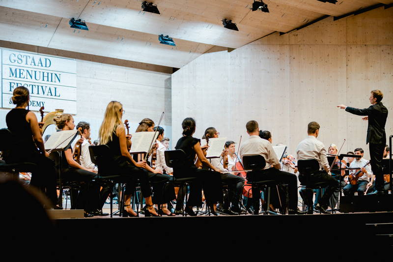 gstaad-menuhin-festival_conducting-1_by-theresa-pewal-50.jpg