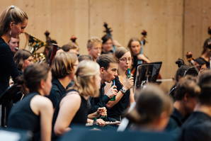 Zoom: gstaad-menuhin-festival_youth-orchestra_by-theresa-pewal-235.jpg