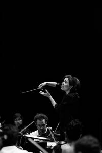 gstaad-menuhin-festival_conducting-1_by-theresa-pewal-242-4.jpg