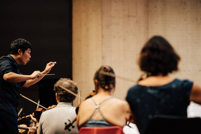 gstaad-menuhin-festival_conducting_by-theresa-pewal-104.jpg