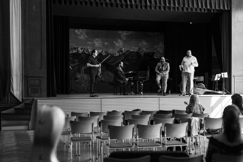 gstaad-menuhin-festival_janoska_by-theresa-pewal-44-2.jpg
