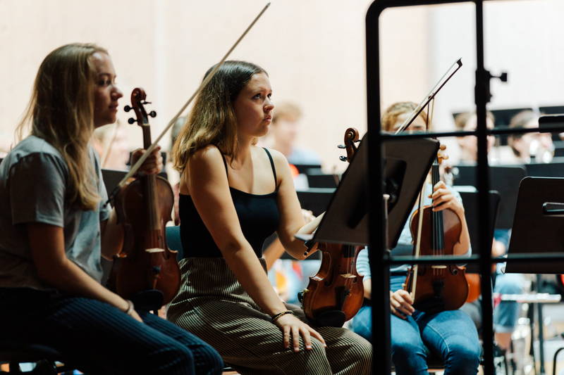 gstaad-menuhin-festival_youth-orchestra_by-theresa-pewal-50.jpg